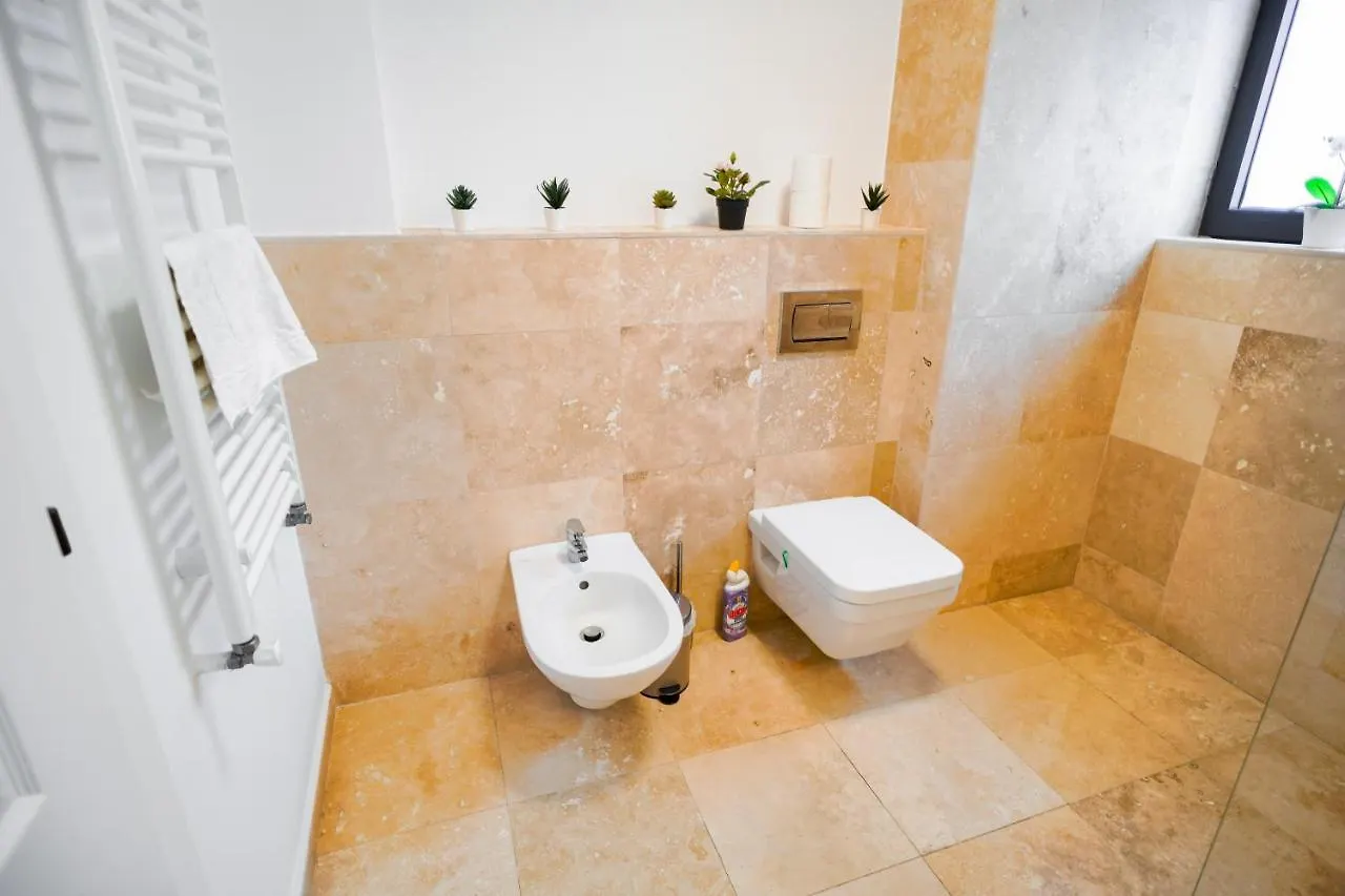 Luxury Central Park Apartment Bucarest 0*,