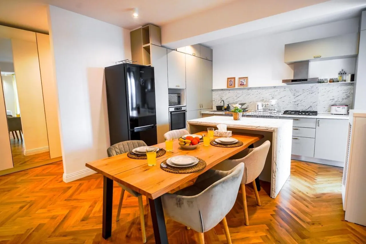 Luxury Central Park Apartment Bucarest Roumanie