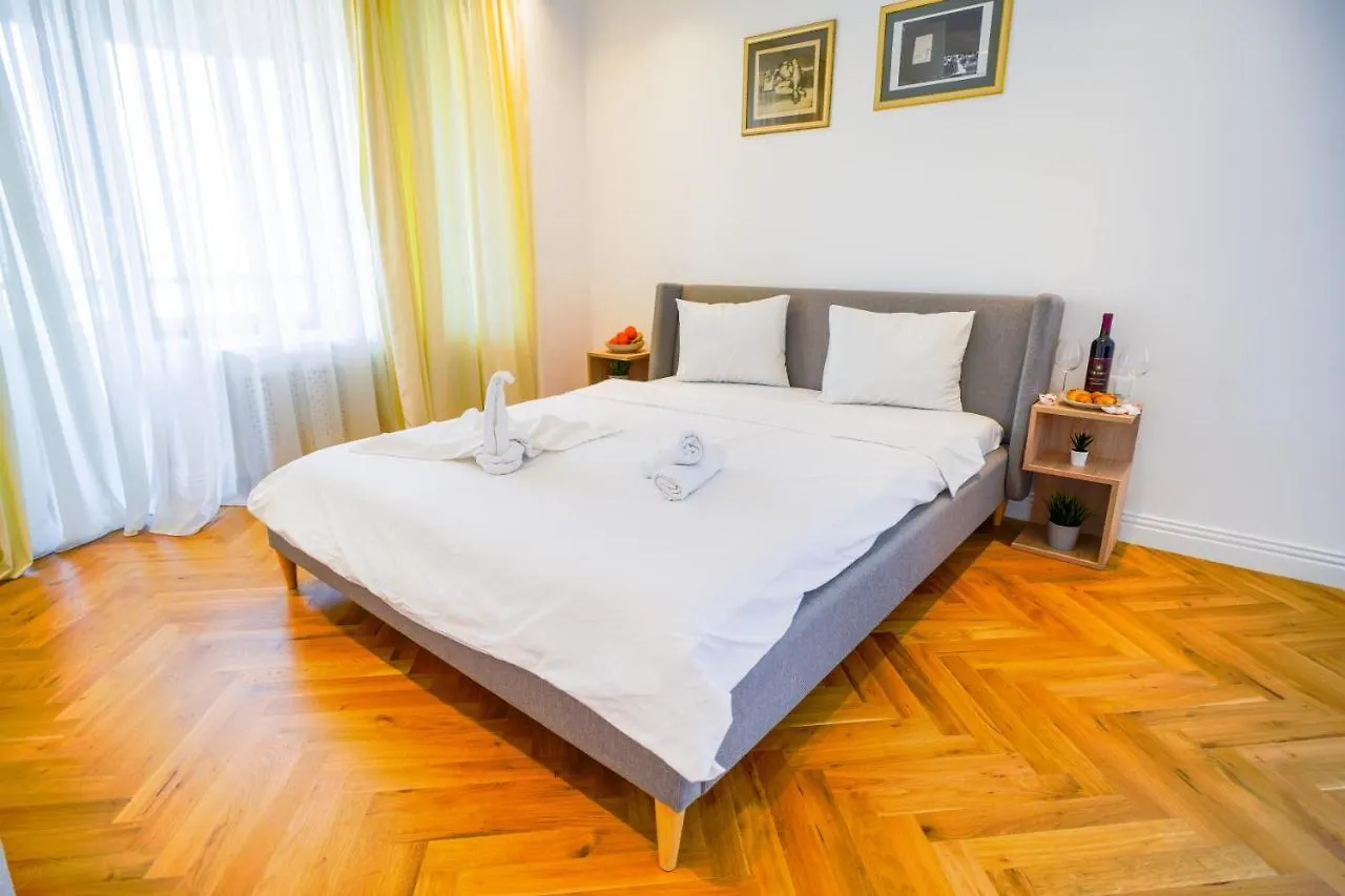 Luxury Central Park Apartment Bucarest
